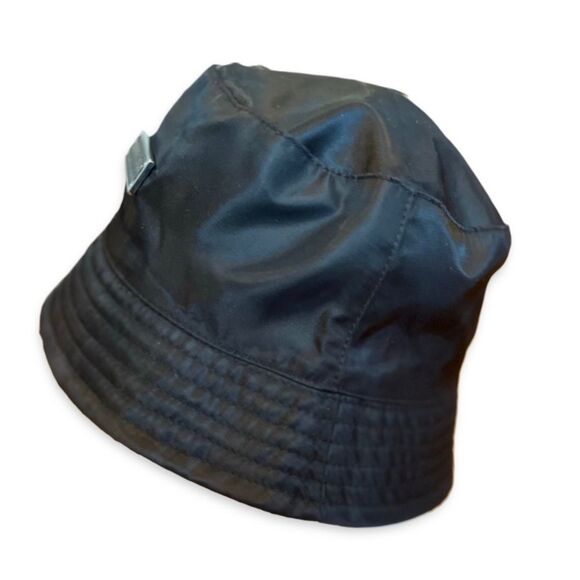 Missguided Sleek Black Bucket Hat 90s Style NWT One Size - Picture 2 of 3